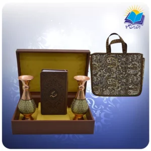 صحيفه سجاديه پالتويی چرم با دوگلدان خاتم 16 با ساک ترمه هدیه(كد 90188)