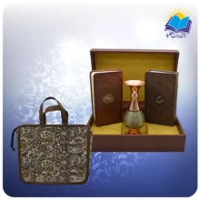 قرآن و صحيفه سجاديه پالتويی چرم با گلدان خاتم 16 با ساک ترمه هدیه (كد 90191)