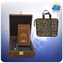 حافظ پالتويی چرم با خودكار و روان نويس با ساک ترمه هدیه (كد 90210)