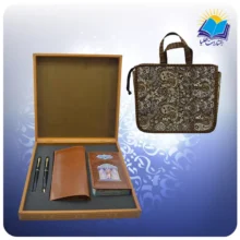 ست حافظ پالتويی با كيف چرم طبيعی خودكار و روان نويس با ساک ترمه هدیه (كد 90254)